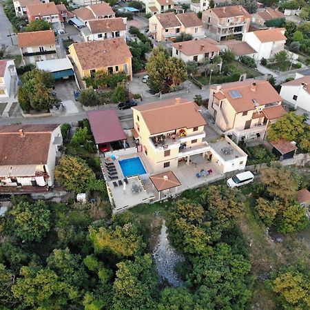 Apartman "Sabine Red" With Heated Pool Omišalj Exterior foto