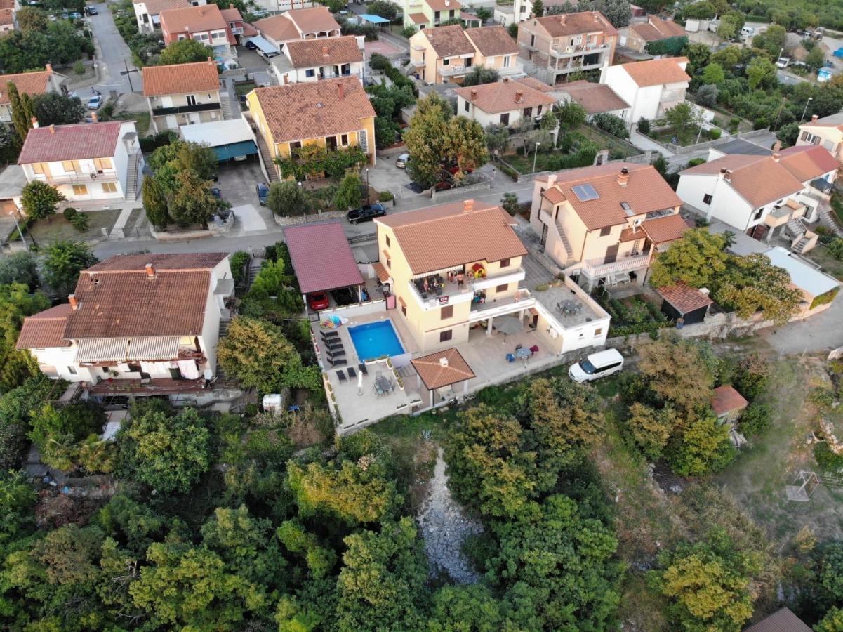 Apartman "Sabine Red" With Heated Pool Omišalj Exterior foto