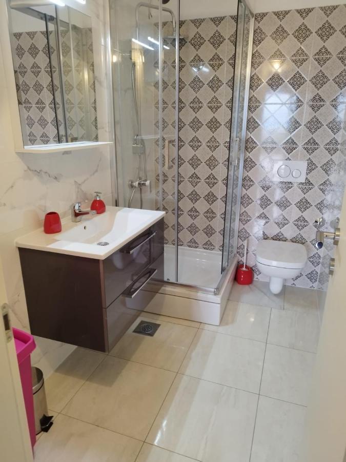 Apartman "Sabine Red" With Heated Pool Omišalj Exterior foto