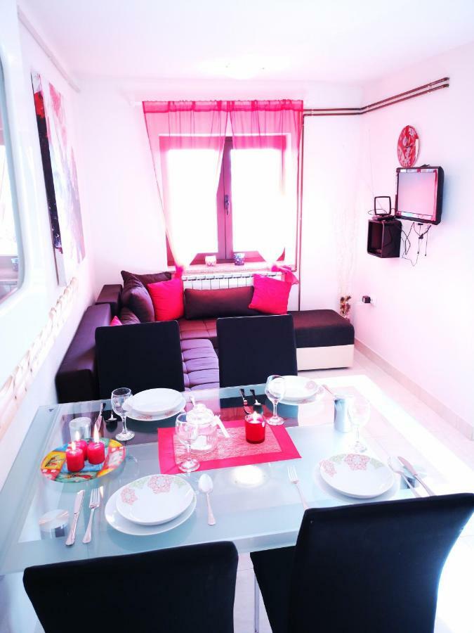 Apartman "Sabine Red" With Heated Pool Omišalj Exterior foto