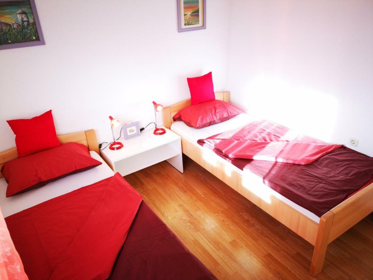 Apartman "Sabine Red" With Heated Pool Omišalj Exterior foto